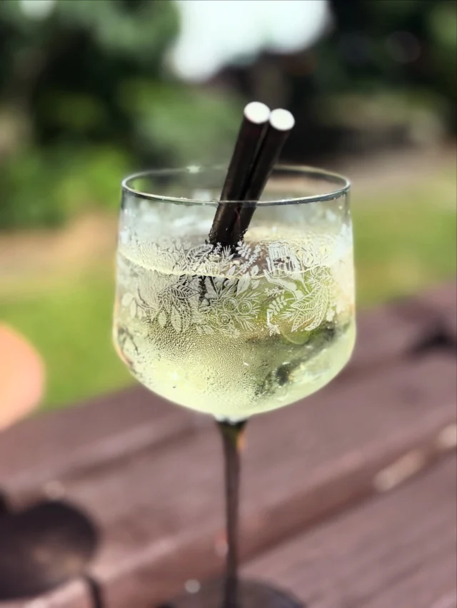 Hope you’re enjoying some time away from social over the summer - I know it can feel like a lot -I’m taking a little break as you will have no doubt seen on my stories but don’t worry .. normal service shall resume shortly ..